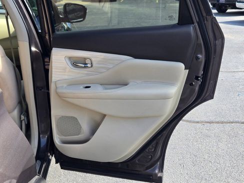 Used 2015 Nissan Murano S w/ Navigation Package image 9