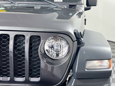 Used 2024 Jeep Wrangler Sport S image 11