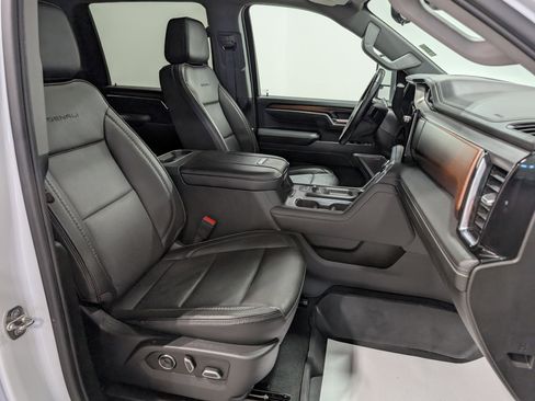 Used 2024 GMC Sierra 3500 Denali w/ Denali Reserve Package image 25