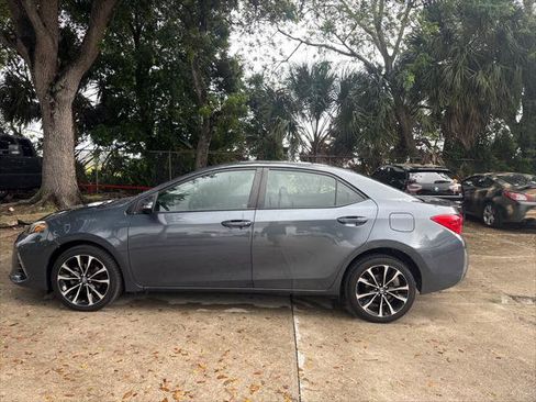 Used 2017 Toyota Corolla SE image 11