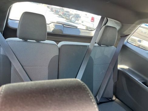 Used 2022 Chevrolet Traverse LT image 12