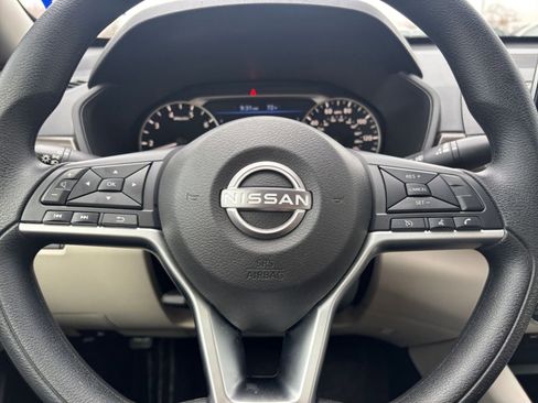 Used 2025 Nissan Altima 2.5 SV image 28