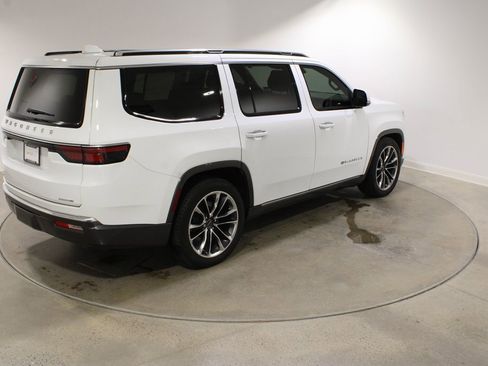 Used 2022 Jeep Wagoneer Series III w/ Premium Group I image 6