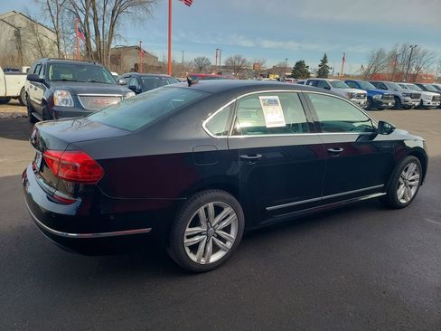 Used 2016 Volkswagen Passat 1.8T SEL Premium image 9