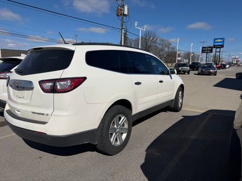 Used 2014 Chevrolet Traverse LT image 3