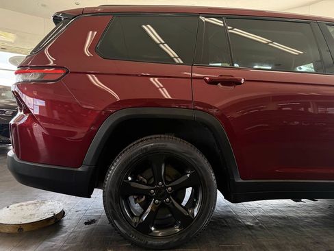 Used 2024 Jeep Grand Cherokee L Limited w/ Luxury Tech Group II AWD/4WD image 5