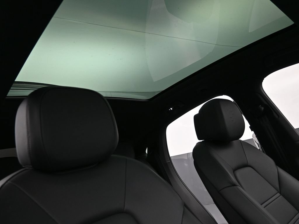 Certified 2026 Porsche Cayenne Coupe AWD/4WD image 19