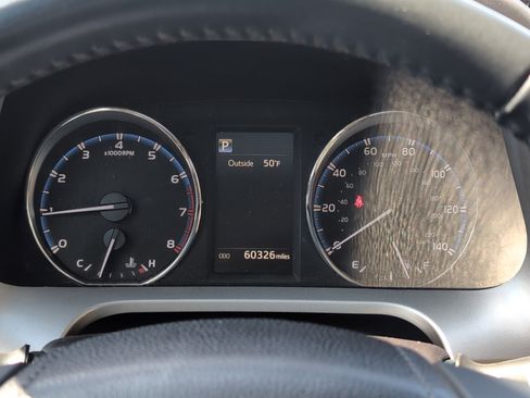 Used 2018 Toyota RAV4 Limited w/ Advanced Technology Package image 21