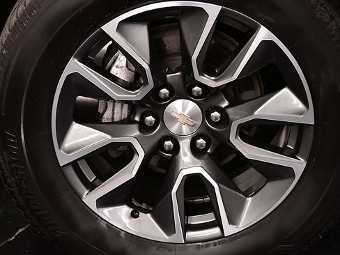 Used 2023 Chevrolet Silverado 1500 LT AWD/4WD image 9