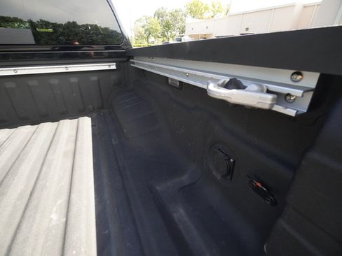 Used 2023 Nissan Frontier SV w/ SV Convenience Package RWD image 13