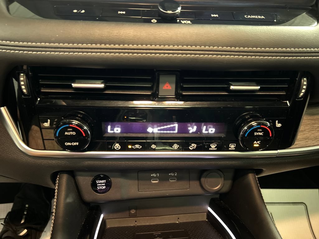 Used 2024 Nissan Rogue Platinum AWD/4WD image 17