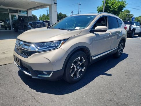 Used 2019 Honda CR-V Touring image 4