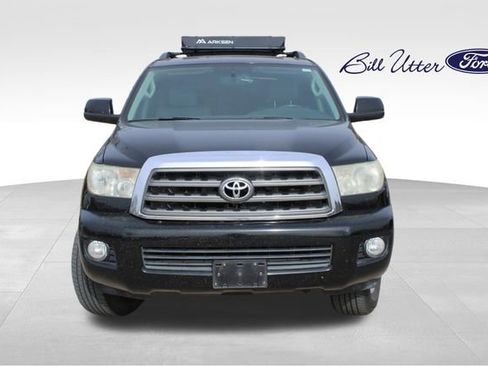 Used 2015 Toyota Sequoia SR5 image 2