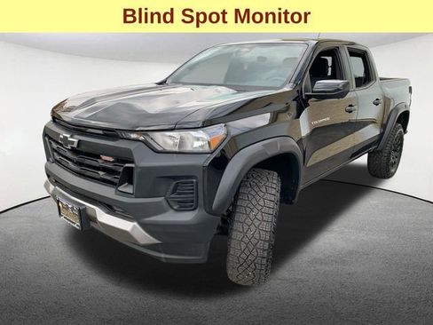 Used 2023 Chevrolet Colorado Trail Boss w/ Technology Package image 5