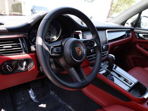 Used 2025 Porsche Macan S AWD/4WD image 15