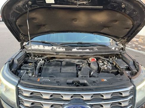 Used 2016 Ford Explorer XLT w/ Equipment Group 202A image 31