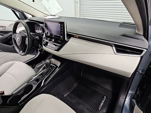 Used 2020 Toyota Corolla LE image 33