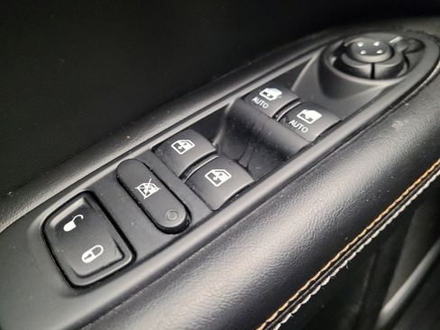 Used 2017 Jeep Compass Latitude w/ Popular Equipment Group image 27