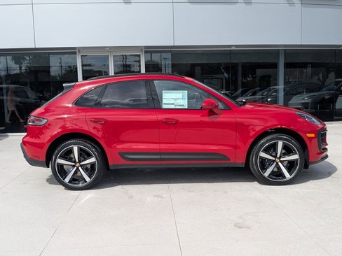 New 2026 Porsche Macan image 8