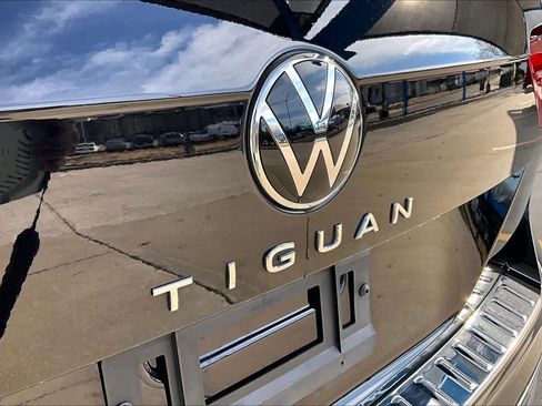 Used 2022 Volkswagen Tiguan SE image 30