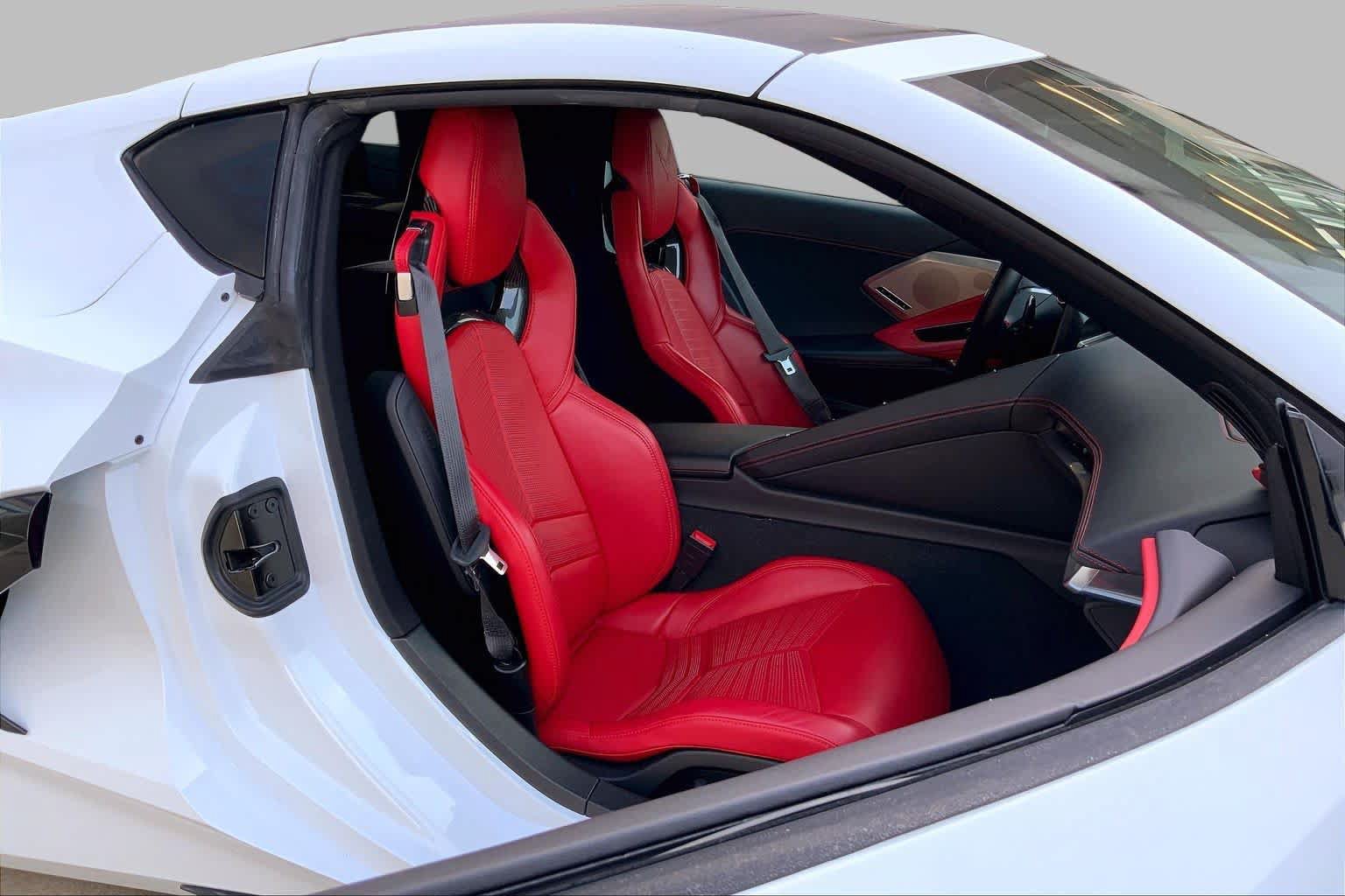 Used 2021 Chevrolet Corvette Stingray Preferred Cpe w/ Engine Appearance Package RWD image 17