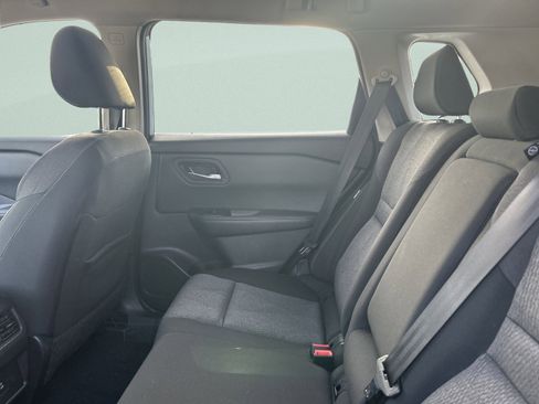 Used 2025 Nissan Rogue SV image 27