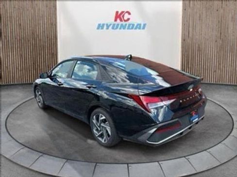 New 2025 Hyundai Elantra Sport image 7