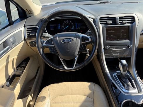 Used 2015 Ford Fusion SE w/ Equipment Group 202A image 17