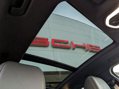 New 2026 Porsche Macan Turbo image 27