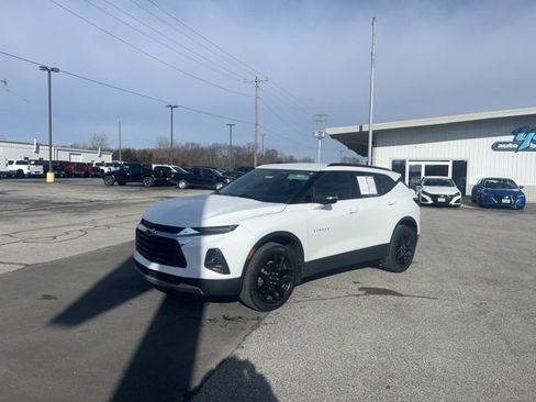 Used 2020 Chevrolet Blazer LT image 2