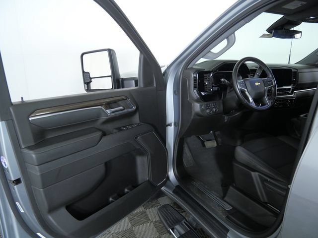 Used 2024 Chevrolet Silverado 2500 LT AWD/4WD image 17