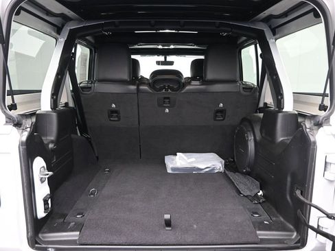 Used 2023 Jeep Wrangler Altitude image 31