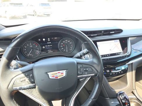 Used 2023 Cadillac XT6 Sport w/ Technology Package AWD/4WD image 10