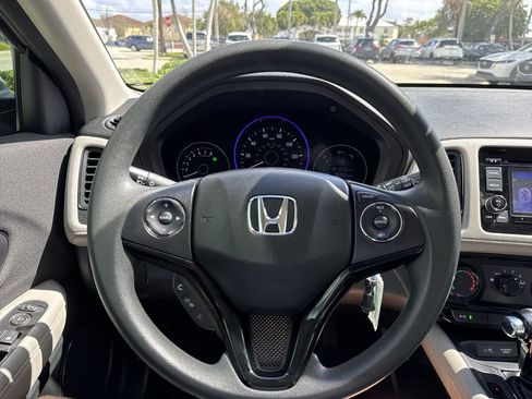 Used 2020 Honda HR-V LX image 47