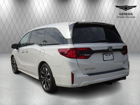 Used 2025 Honda Odyssey Elite image 3