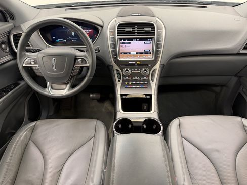 Used 2019 Lincoln Nautilus Reserve FWD image 15