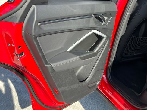 Certified 2025 Audi Q3 2.0T Premium w/ Black Optic Sport Package image 22