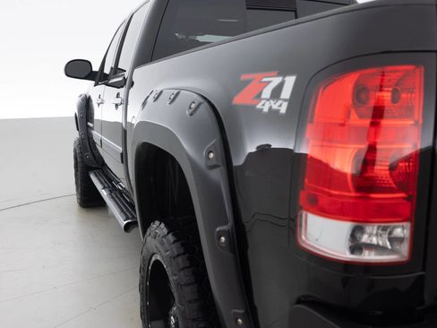 Used 2013 GMC Sierra 2500 Denali w/ Suspension Package, Off-Road image 13