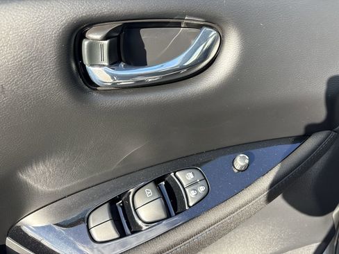 Used 2023 Nissan Leaf SV Plus image 12