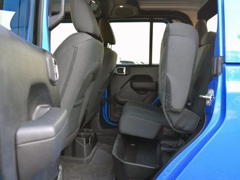 Used 2024 Jeep Gladiator Sport image 28