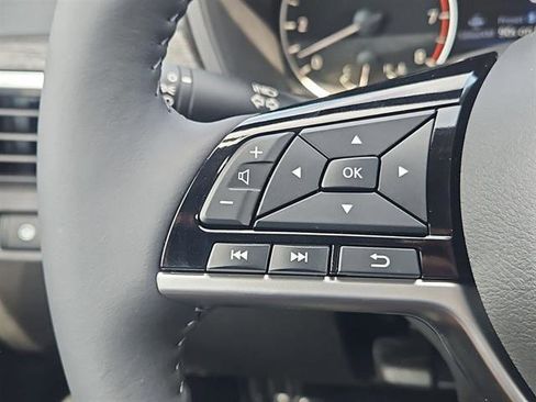 New 2025 Nissan Altima 2.5 SL image 10