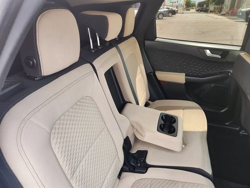 Used 2020 Ford Escape SE image 11