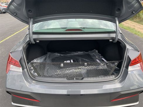 New 2025 Hyundai Elantra SEL image 24