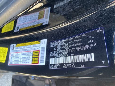 Used 2024 Toyota Grand Highlander AWD Hybrid image 30