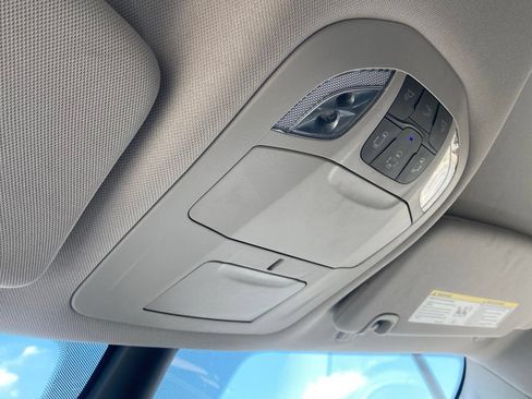 Used 2024 Chrysler Pacifica Limited FWD image 30