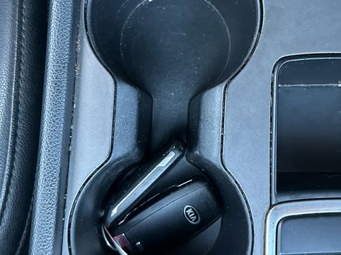 Used 2020 Kia Optima S image 32