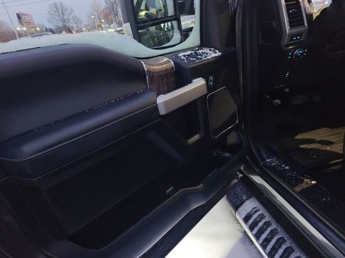 Used 2019 Ford F250 Lariat image 7