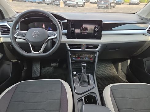 New 2026 Volkswagen Taos SE FWD image 23