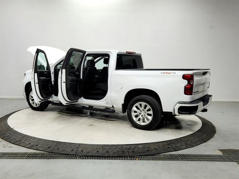 Used 2024 Chevrolet Silverado 1500 Custom image 13