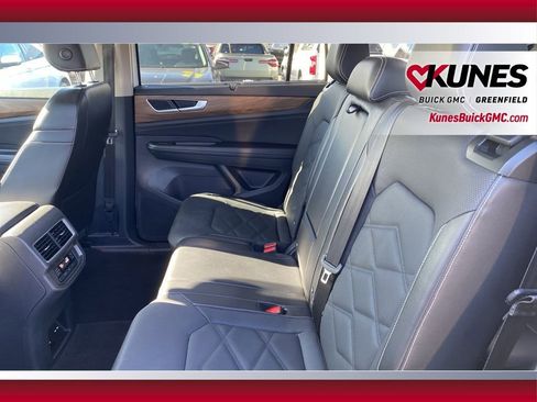 Used 2024 Volkswagen Atlas SE image 34